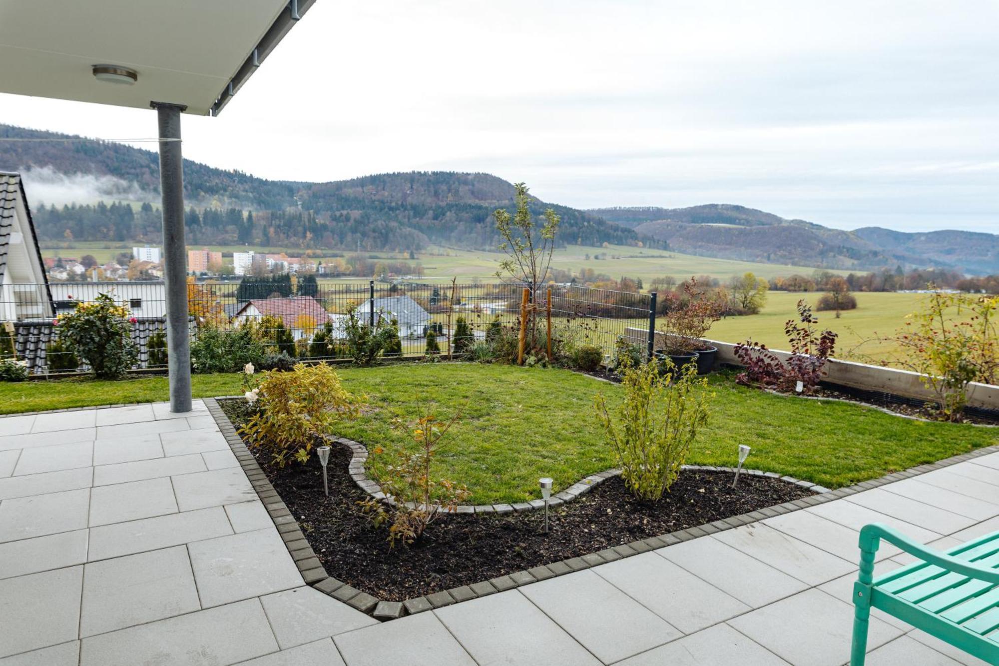 Atemberaubender Ausblick Mit Premium-Wanderwegen Vor Der Haustuer Lägenhet Albstadt Exteriör bild