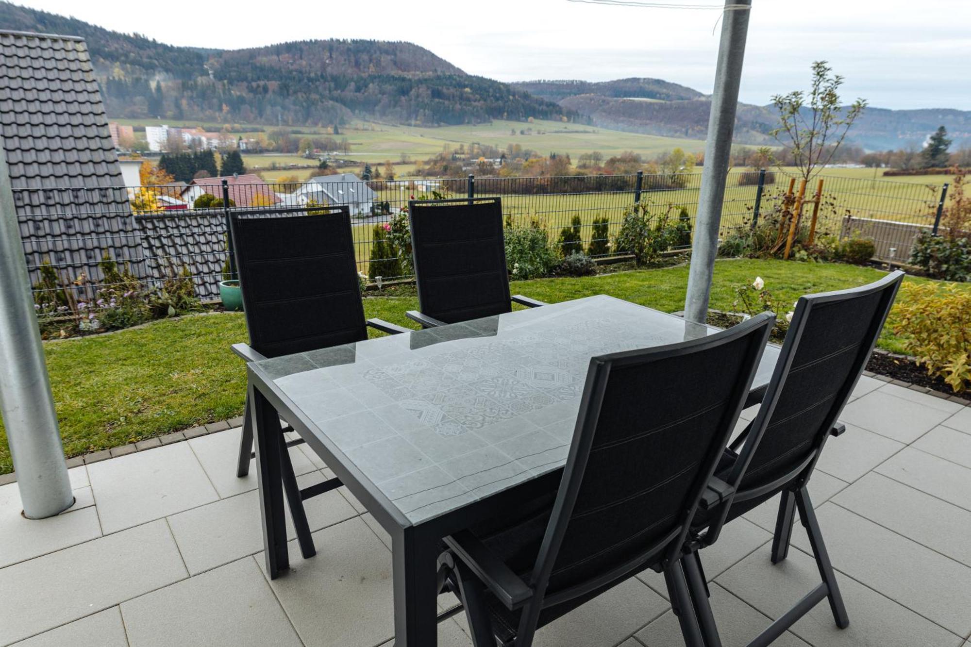Atemberaubender Ausblick Mit Premium-Wanderwegen Vor Der Haustuer Lägenhet Albstadt Exteriör bild